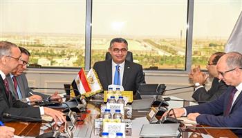 من الكارت الموحد إلى "كاري أون".. "التموين" توسع التعاون مع المصرية للاتصالات للتحول الرقمي