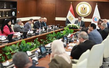 وزير الصحة يتابع مستجدات التشغيل التجريبي لمنظومة التأمين الصحي بالمنيا