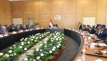 وزير الكهرباء يتابع خطة رفع كفاءة استخدام الطاقة وتشديد الرقابة على الأجهزة الكهربائية
