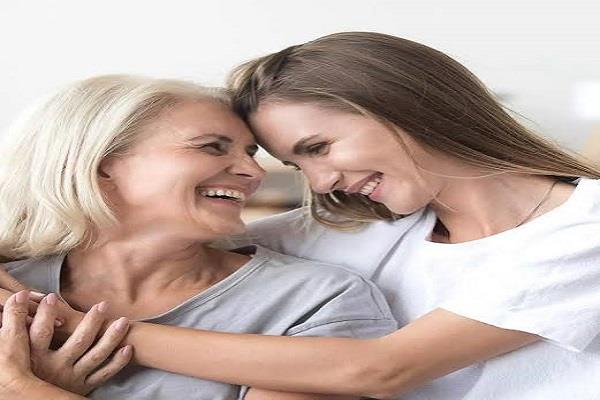بعد سنوات من الزواج.. علامات تدل على نضج علاقتك بحماتك