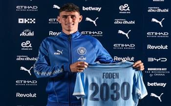 رسميا.. مانشستر سيتي يعلن تجديد عقد فيل فودين حتى عام 2030