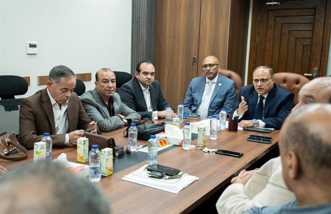 رئيس هيئة الدواء يبحث مع ممثلي نقابات الصيادلة آليات دعم استقرار سوق الدواء وتعزيز التعاون المشترك
