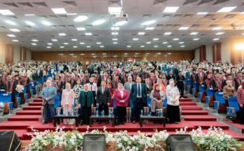 جامعة المنصورة تحتفل بتخرج الدفعة الـ 14 للصيدلة الإكلينيكية
