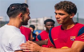 حمزة عبد الكريم يلتقي بطل العالم في مران برشلونة الإسباني