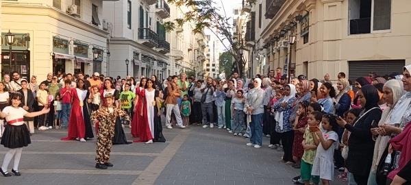 بالأغاني الوطنية والفنون الشعبية.. قصور الثقافة تحتفي بذكرى ثورة 23 يوليو في "شارع الفن" بالإسكندرية