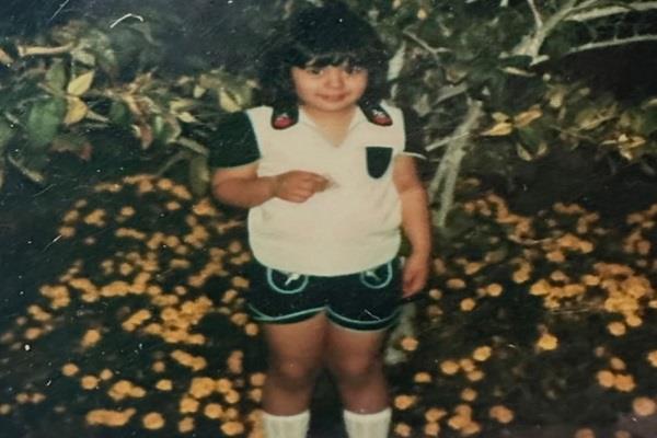 لقاء الخميسي تستعيد ذكريات الطفولة   