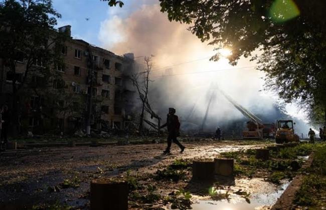 السلطات الأوكرانية: 10 قتلى ونحو 100 مصاب في هجوم صاروخي استهدف معرضًا للأسلحة قرب كييف