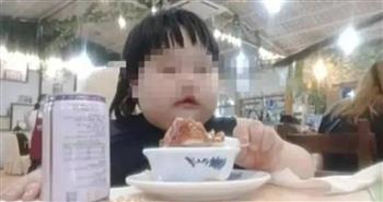 طفلة بعمر 3 سنوات تزن 35 كيلو غرامًا بسبب فيديوهات الطعام