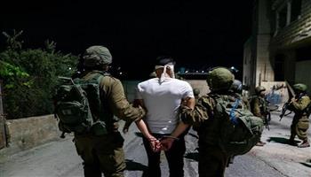 الاحتلال يعتقل 60 فلسطينيًا خلال حملة مداهمات واسعة بالضفة الغربية المحتلة   