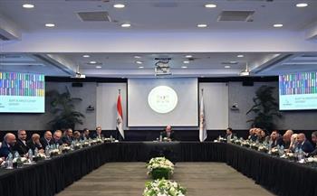  وزير الاستثمار يلتقي مجموعة موانئ دبي والمجالس التصديرية لبحث الشراكة لزيادة نفاذ الصادرات 
