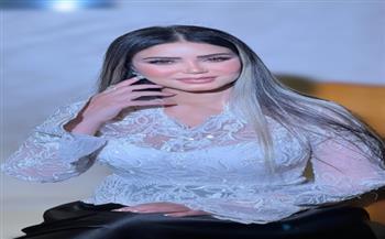 إيناس عز الدين تخطف الأنظار بإطلالة رشيقة في افتتاح المهرجان القومي للمسرح