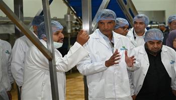 2300 فرصة عمل و2 مليار جنيه.. وزير الصناعة يتفقد 4 مصانع كبرى بالإسماعيلية لدعم التصنيع المحلي