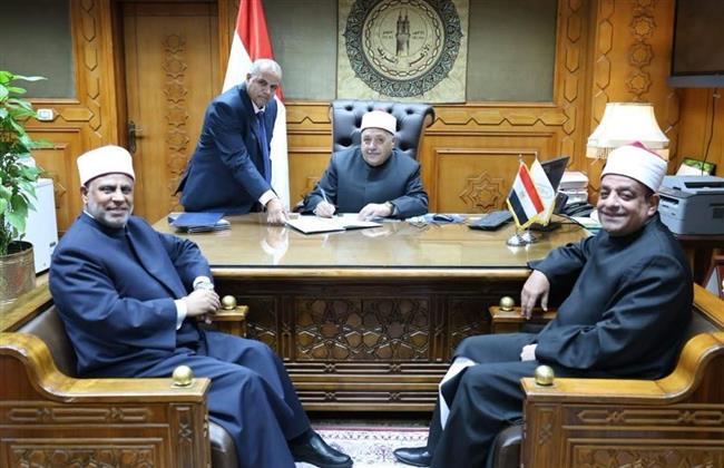 الشيخ أيمن عبدالغني يعتمد نتيجة الشهادة الثانوية الأزهرية