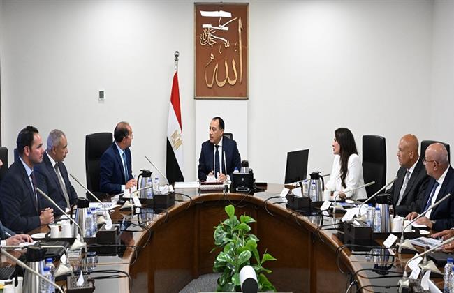 رئيس الوزراء يُتابع ملف تشغيل وصيانة محطات معالجة الصرف الصحي