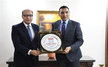 وزير الشباب والرياضة يستقبل رئيس مجلس إدارة مؤسسة أخبار اليوم