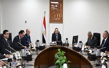 رئيس الوزراء يستعرض الرؤية المقترحة لتطوير زراعة وصناعة الكتان في مصر