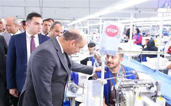 وزير العمل ومحافظ الشرقية يتفقدان توسعات مصنع للمنسوجات بمدينة بلبيس باستثمارات 100 مليون دولار