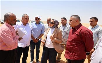 محافظ الوادي الجديد تتابع معدلات تنفيذ مشروع تطوير طريق الخارجة/سوهاج