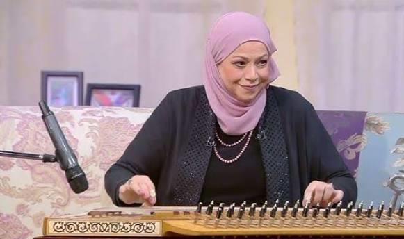 بعد فوزها بجائزة الدولة للتفوق.. مايسة عبد الغني مسيرة تجمع بين القانون وفن العزف على القانون