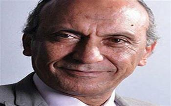 بعد فوزه بجائزة الدولة التقديرية.. السيد عبده سليم رحلة نحات صنع بصمته في ميادين مصر
