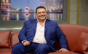 مراد مكرم يكشف كواليس طريفة في "واحد من الناس": "كنت مستخبي بالتيشيرت والكاميرات فضحتني"  