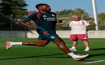 دينزل دومفريس يشارك في مران ريال مدريد الإسباني لأول مرة