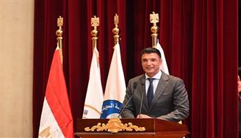 من مدارس التكنولوجيا إلى المصانع.. وزير الصناعة يدعو الخريجين لقيادة مستقبل الصناعة المصرية