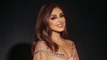 أنغام تواصل تشويق جمهورها وتكشف عن ثالث أغنيات ألبومها الجديد «مسافرة بعيد»