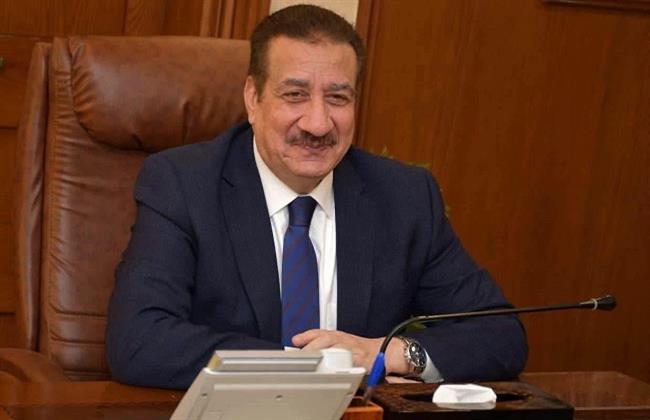 محافظ بورسعيد يهنئ الطالب محمد وليد نصر لحصوله على المركز العاشر على مستوى الجمهورية والأول على بورسعيد