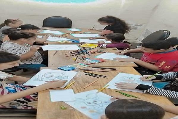 ورشة فنية لتعليم دمج وتنسيق الألوان بثقافة أبو قرقاص