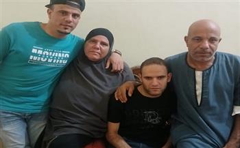 محافظ الفيوم يهنئ الطالب أحمد مجدي علي منشاوي لحصوله على المركز الأول في الثانوية العامة للمكفوفين