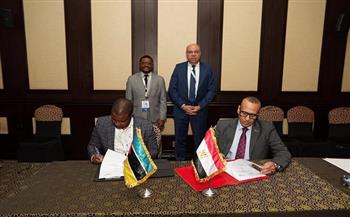 وزير الطيران المدني يشهد توقيع مذكرة تفاهم بين مصر وموزمبيق لتعزيز التعاون الفني