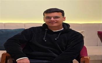إدارة أجا التعليمية تكرم السادس على مستوى الجمهورية بالثانوية العامة وتهديه درع الإدارة