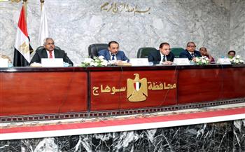محافظ سوهاج: إنجاز 100% من طلبات التقنين بالقانون 144.. وتوجيهات بحسم التعديات
