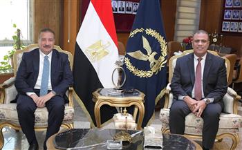 محافظ بورسعيد يزور مديرية الأمن ويهنئ اللواء وائل رشدي بمناسبة توليه مهام منصبه مديرًا لأمن بورسعيد