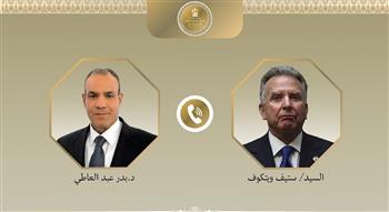 وزير الخارجية يبحث هاتفيا مع ويتكوف جهود خفض التصعيد في المنطقة