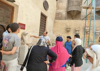 محراب ابن طولون وبيت الكريتلية يستقبلان مرشدي ومستقبلي السياحة في ثاني جولات «مؤسسة زاهي حواس» التدريبية
