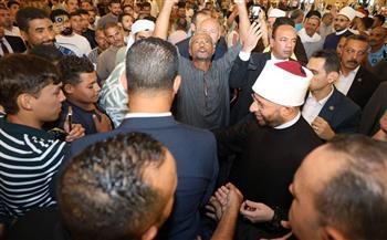 وزير الأوقاف ووكيل الأزهر ورئيس الوطنية للإعلام ومحافظ القاهرة يؤدون الجمعة بمسجد مصر الكبير