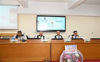 رئيس جامعة أسيوط يترأس مناقشة رسالة دكتوراه بكلية علوم الرياضة