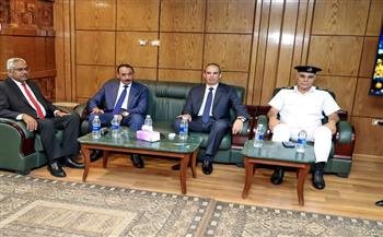 محافظ سوهاج يهنئ مدير الأمن الجديد ويؤكد استمرار التنسيق لدعم الأمن والاستقرار 
