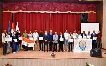 المهندس عمرو لاشين يكرم أبطال "الجيش الأبيض" تقديراً لبطولتهم فى إخلاء حضانات المستشفى الجامعى    
