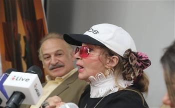 في ندوة توقيع كتابها.. الفنانة شهيرة تكشف أسرار تجربتها المسرحية وتحديات الأداء بالفصحى