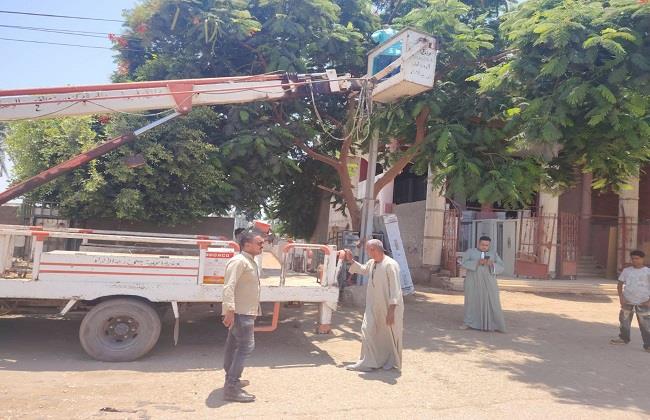 محافظ أسيوط: مواصلة رفع كفاءة منظومة الإنارة بقرى مركز الفتح لتحسين الخدمات وتعزيز السلامة على الطرق  