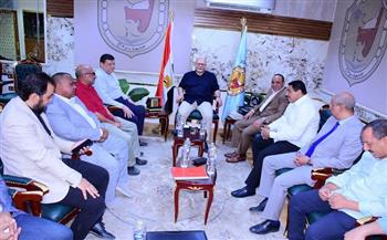 رئيس جامعة سوهاج يتابع تنفيذ أكبر مجمع إداري وخدمي بالحرم الجديد.. ويؤكد الالتزام بالجداول الزمنية