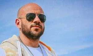 بعد غياب 13 عامًا.. أحمد مكي يعود إلى السينما بفيلم «فرصة سعيدة»
