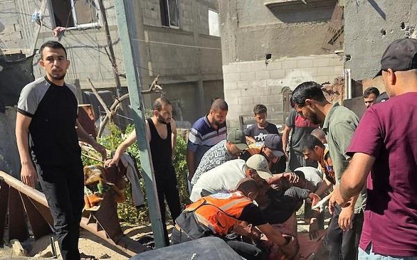 إصابة طفل فلسطيني برصاص مستوطنين خلال هجوم على المغير واقتحامات إسرائيلية متزامنة في الضفة الغربية