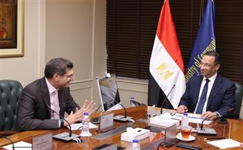 وزير الاتصالات يبحث مع مجموعة "سيستمز ليمتد" العالمية خطط التوسع في مصر
