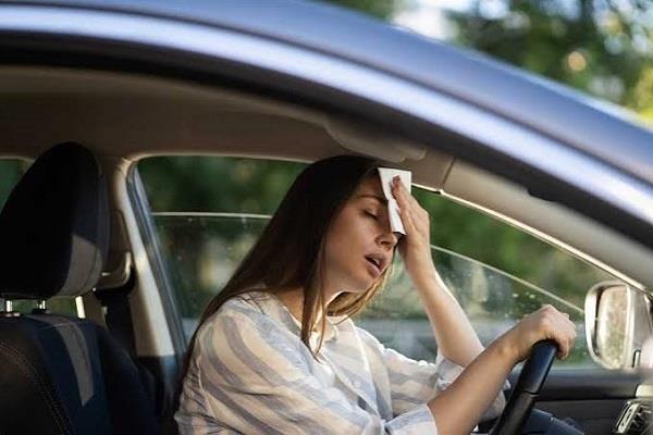 لحماية سيارتك من اشاعة الشمس الحارقة.. اتبعي هذه الخطوات