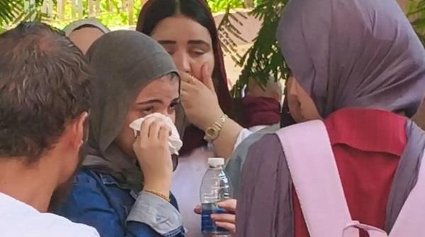 نصائح تربوية للتعامل مع ابنك عند الخروج من لجنة الامتحانات محبطاً|خاص