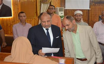 نائب رئيس جامعة الأزهر للوجه القبلي يتفقد سير امتحانات الدراسات العليا بكلية أصول الدين والدعوة بأسيوط